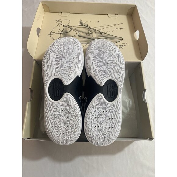 New Mens Size 9.5 Black White Nike Kyrie Low 5 TB Basketball Shoes DO9617 002